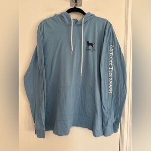 The Black Dog Blue Sz: XL Lightweight Hooded Long Sleeve Graphic Beach Top.